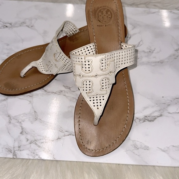 Tory Burch Perforated White and Tan Sandals size 7 - Picture 6 of 9